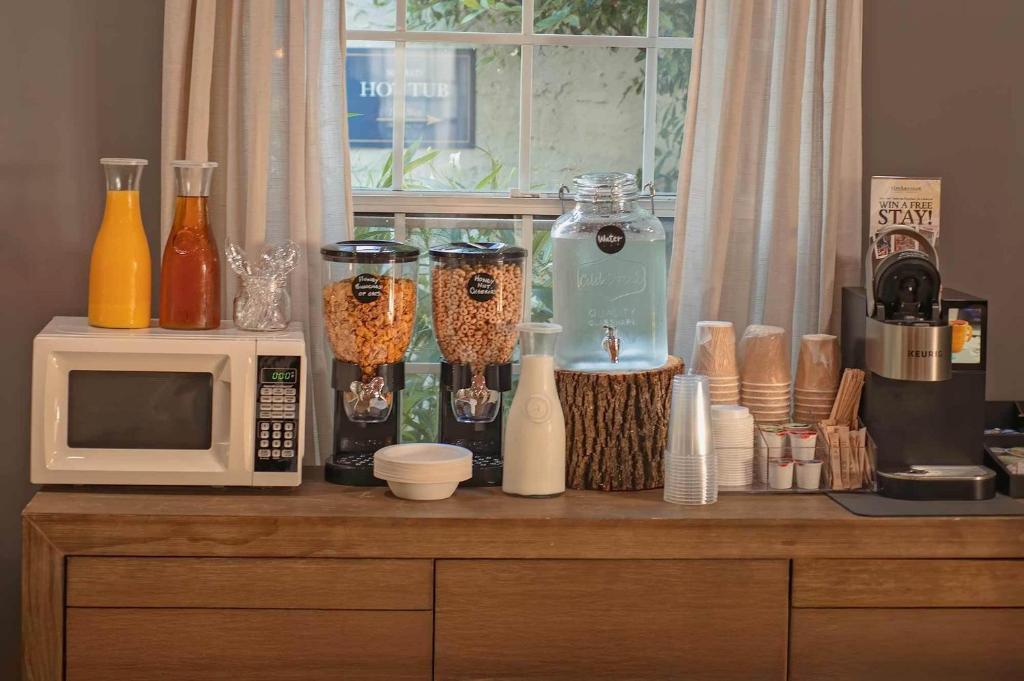 Historic Riverview Inn Five - Image 5