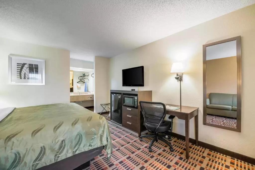 Quality Inn Downtown - Image 6