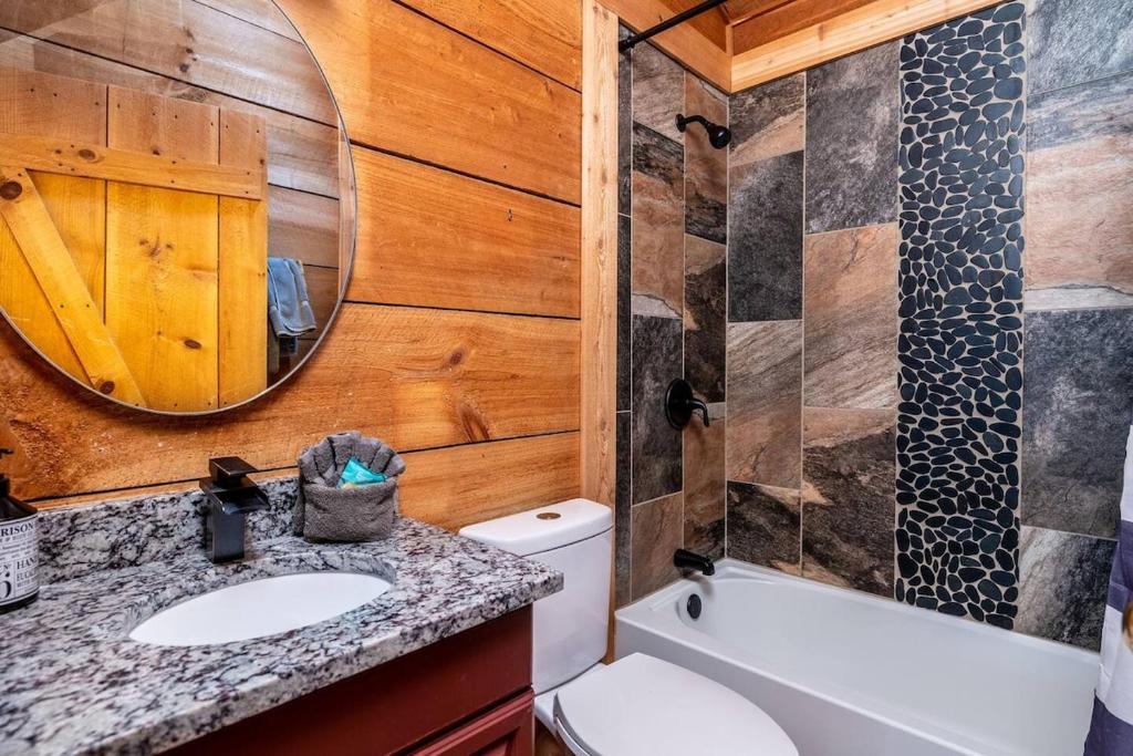 Hot Tub (Jacuzzi) - Photo 3