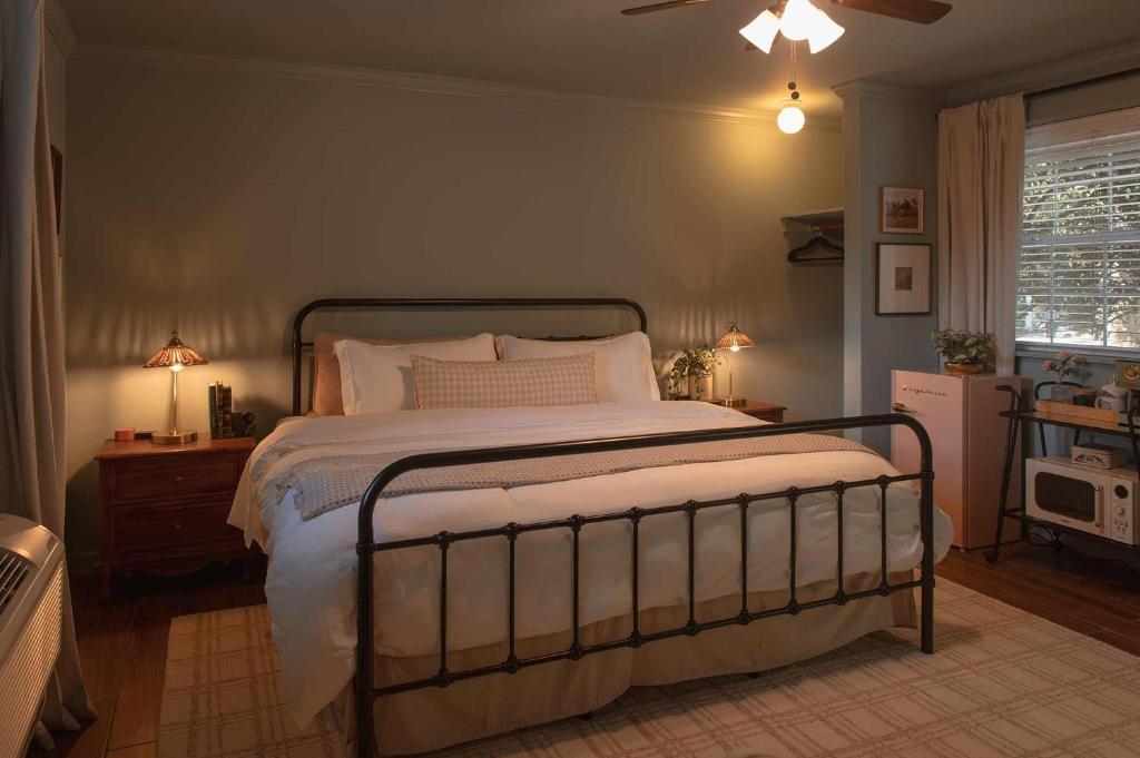 Falling Water Room on Lookout Mountain