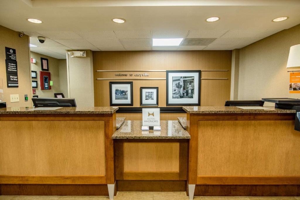 Hampton Inn Caryville-I-75/Cove Lake-State Park - Image 4
