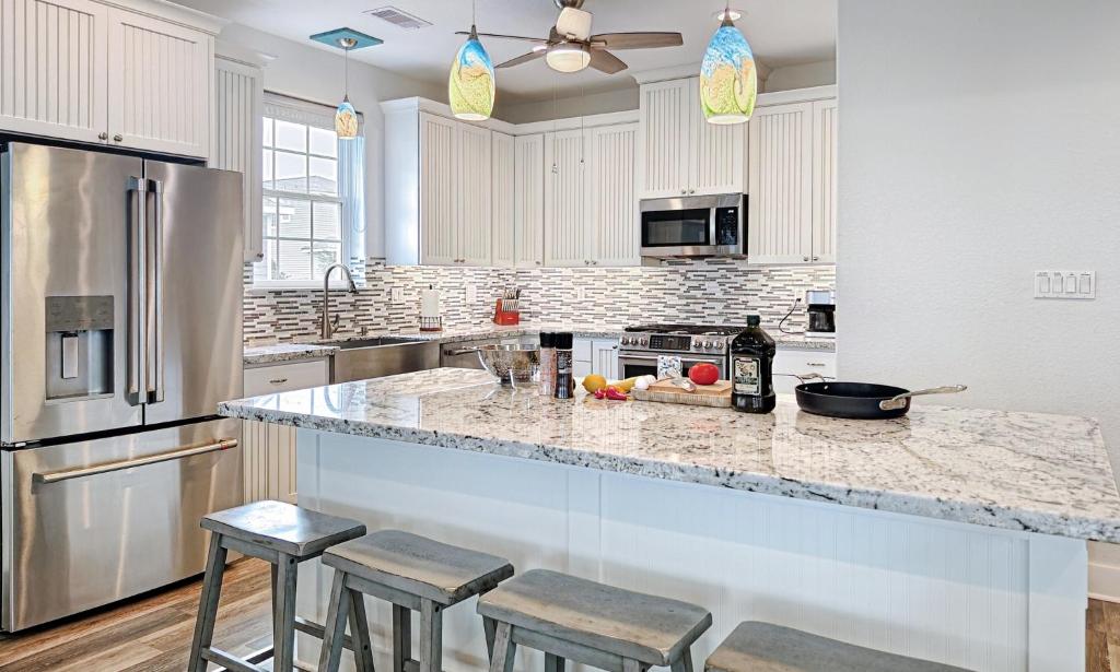 Beachside Dream House, Heated Poolhot Tub, Lift - Image 7