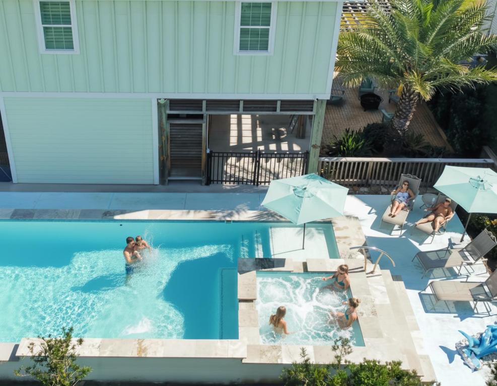 Hot Tub (Jacuzzi) - Photo 3