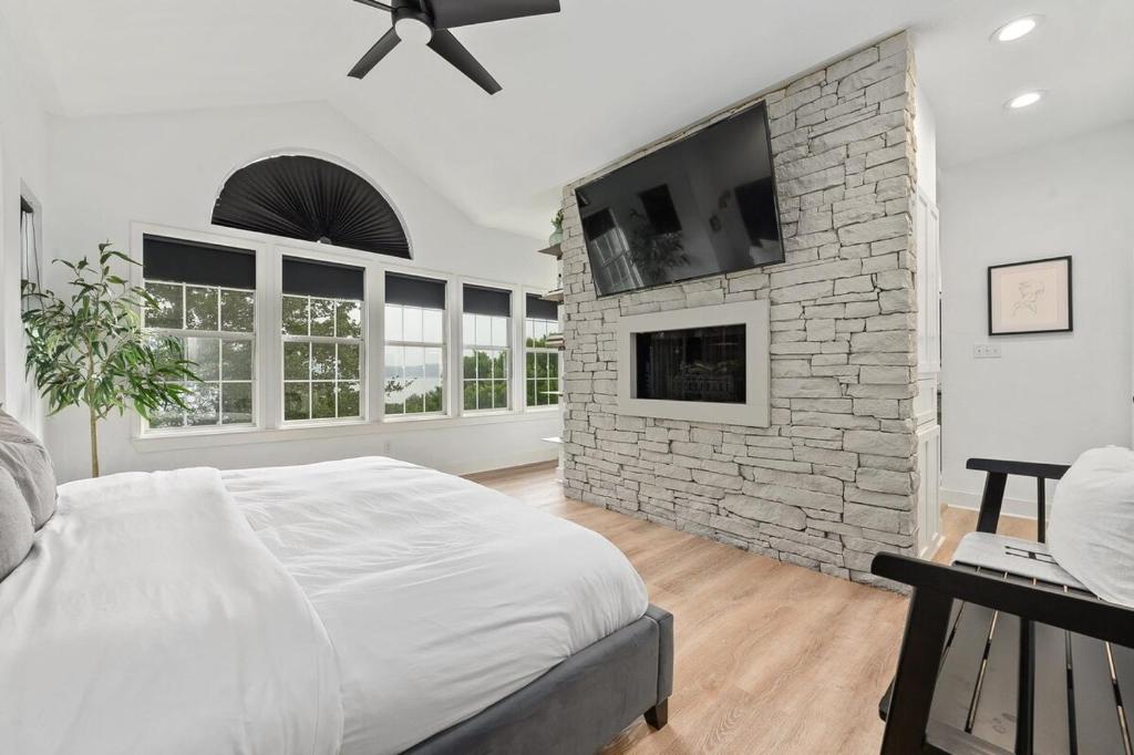 Luxury Lake Travis Retreat - Image 5