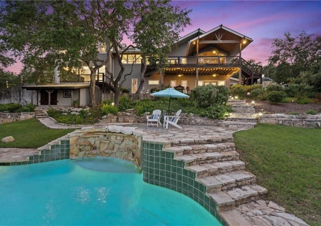 Luxury Lake Travis Retreat - Image 4