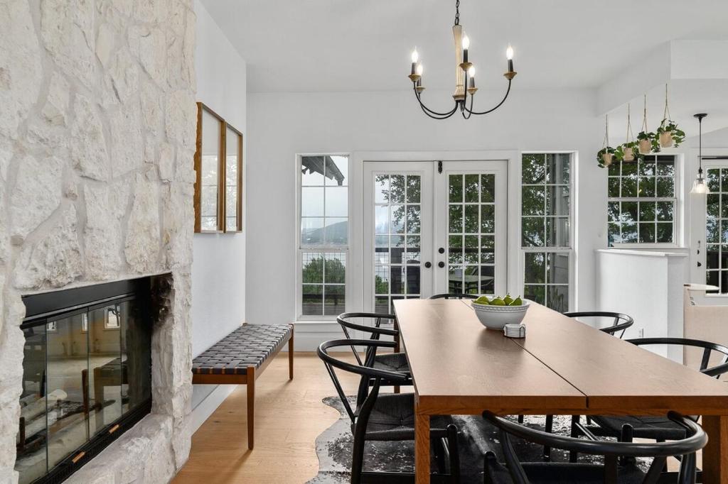 Luxury Lake Travis Retreat - Image 7