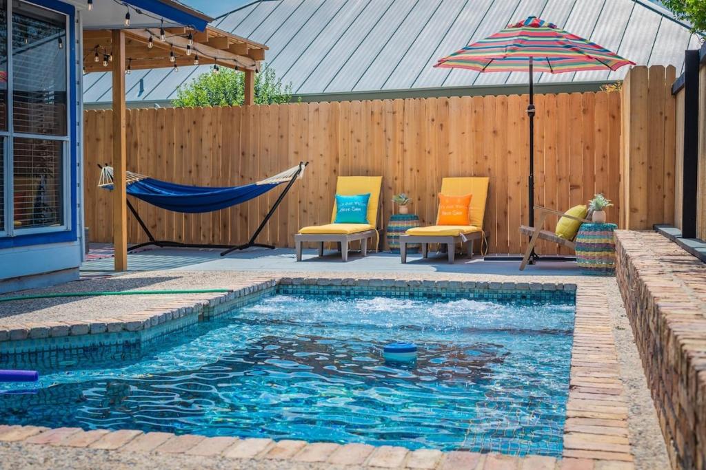 Fun 'n Sun Heated Pool & Gameroom By Fiesta Texas