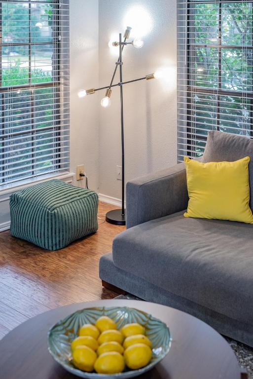 Fun 'n Sun Heated Pool & Gameroom By Fiesta Texas - Image 8