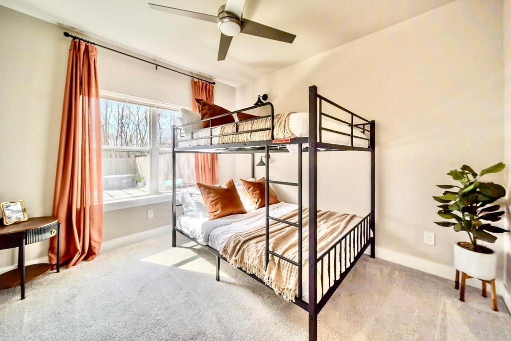 The 713 Residence 10 Minutes From NRG, Daikin Park, Toyota Center etc - Image 7