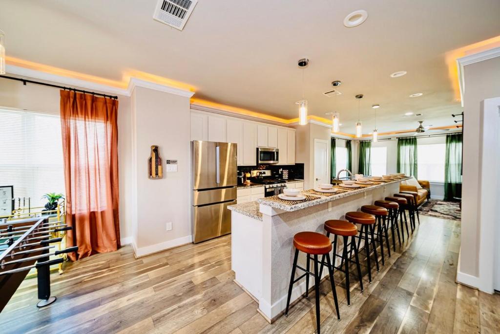 The 713 Residence 10 Minutes From NRG, Daikin Park, Toyota Center etc - Image 4