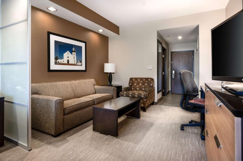 Best Western Premier Bryan College Station - Image 6