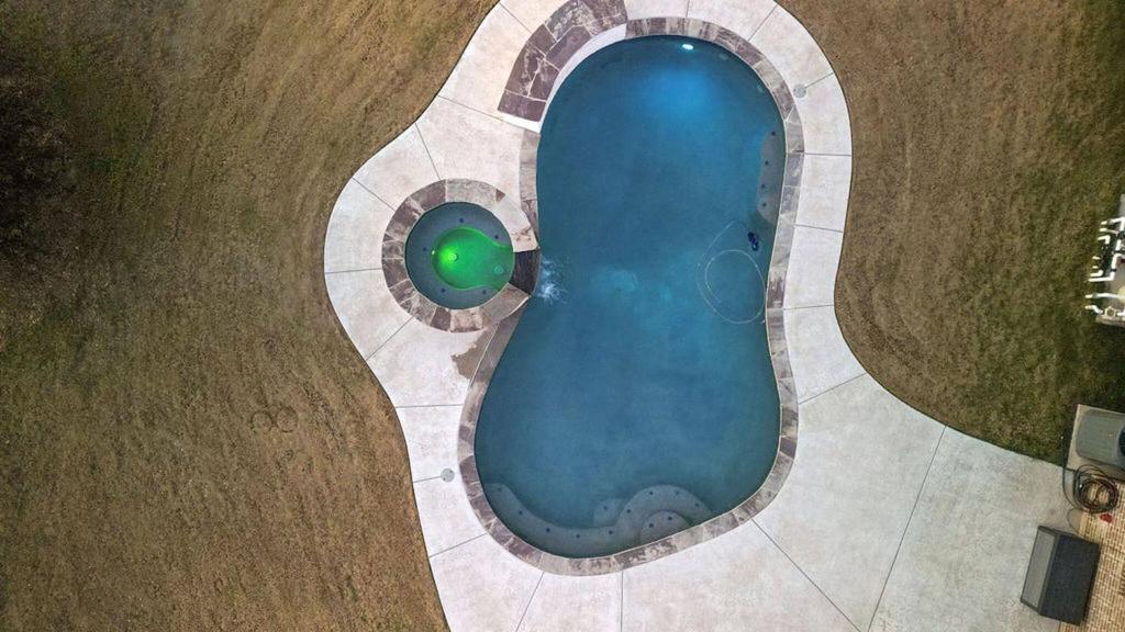 Hot Tub (Jacuzzi) - Photo 3