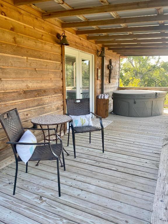 Hot Tub (Jacuzzi) - Photo 8