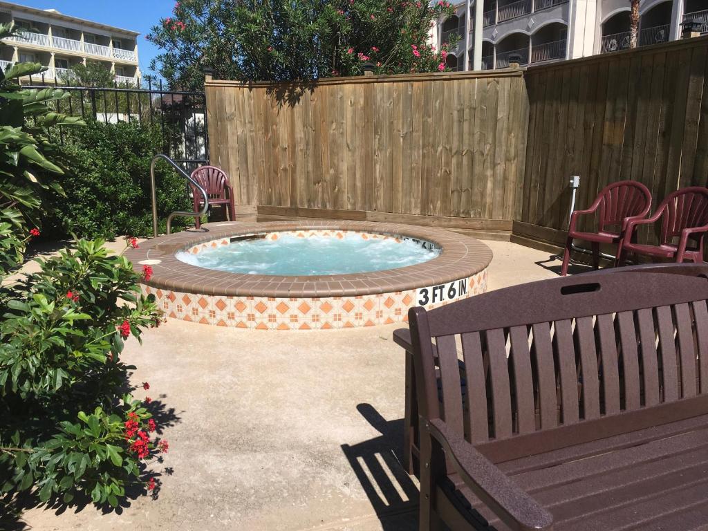 The Victorian Condo/Hotel