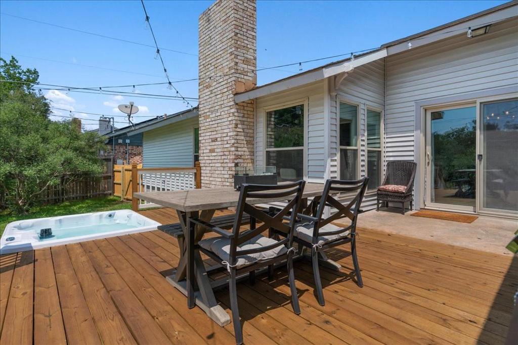 Hot Tub (Jacuzzi) - Photo 3