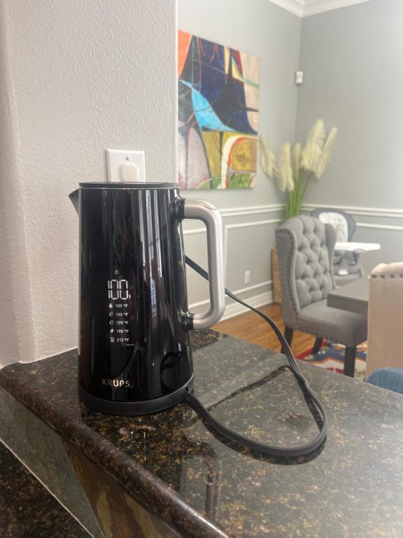 3BR 3Ba Upscale Luxury Home in The Heights - Image 8