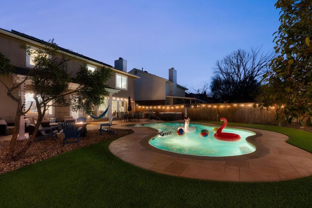 Pool HotTub FirePit BBQ Billiard PS4 Golf - Image 4