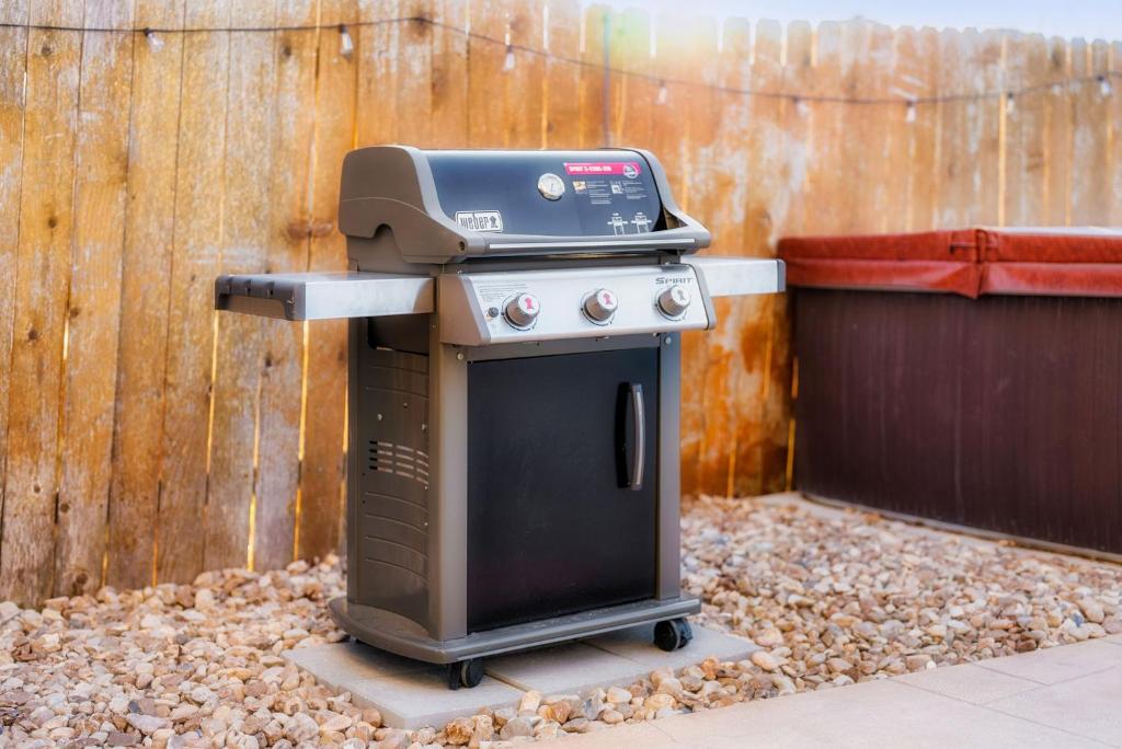 Hot Tub (Jacuzzi) - Photo 3