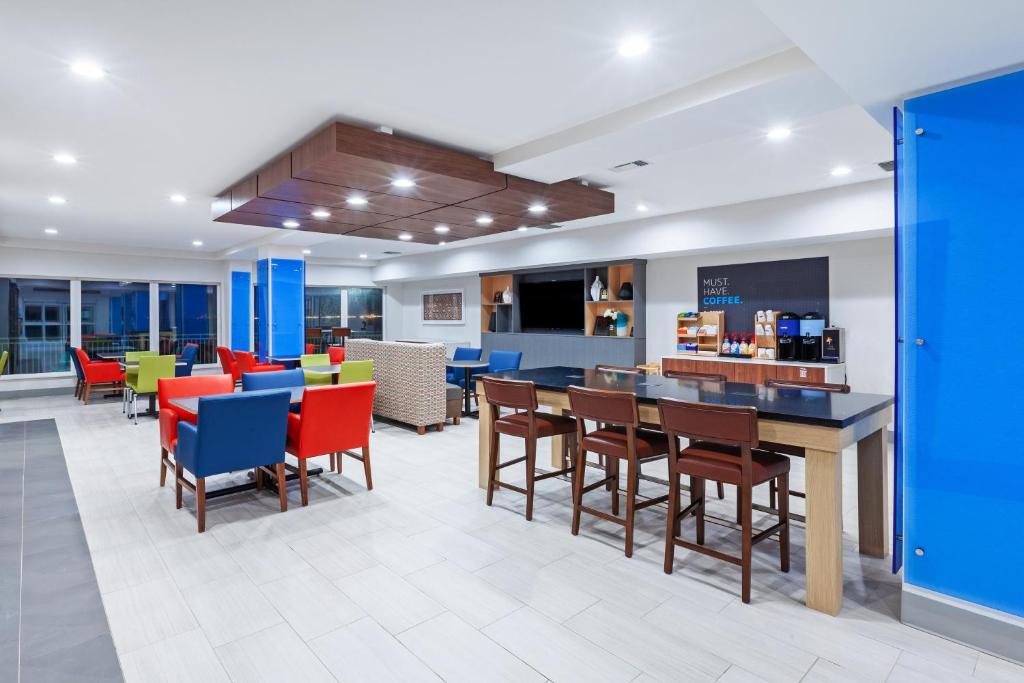 Holiday Inn Express Port Lavaca by IHG - Image 6