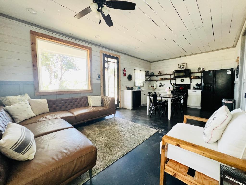 The Roost Farmhaus on 20 acres, hill country view, firepit, swimming hole - Image 5