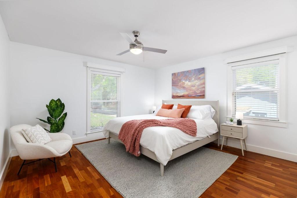 Spacious ATX Escape, 4BR, Pool, Mins to Zilker - Image 8