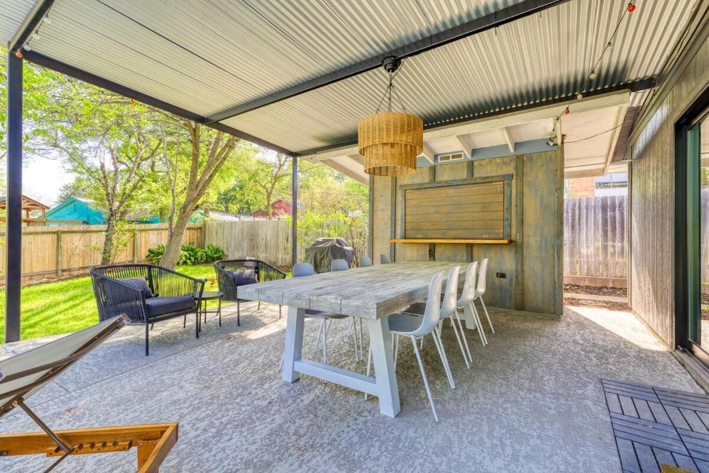 Spacious ATX Escape, 4BR, Pool, Mins to Zilker - Image 5