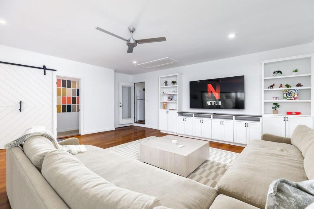 Spacious ATX Escape, 4BR, Pool, Mins to Zilker - Image 6