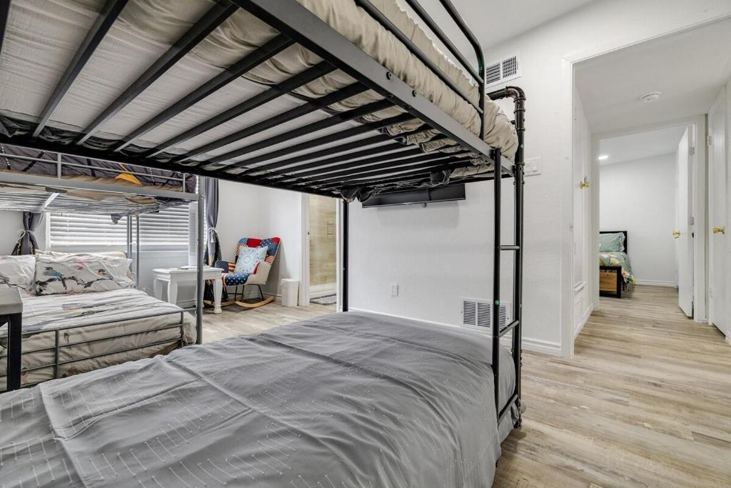 Frisco Getaway Hometel w the Spa and Outdoor Kitchen - Image 5