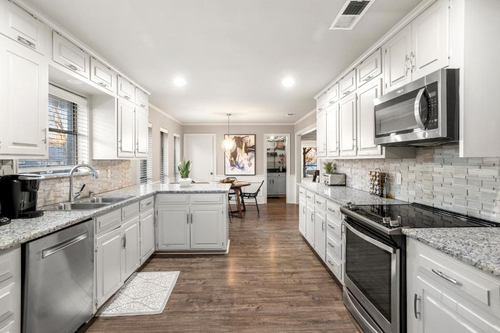 Cosy Waterfront Home - Image 5