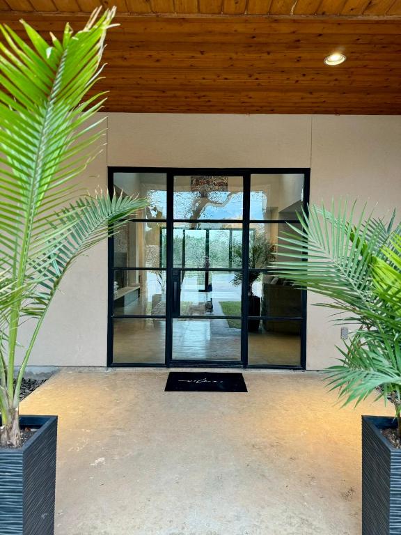 Upscale Modern Hill Country Home! Has it ALL! - Image 8