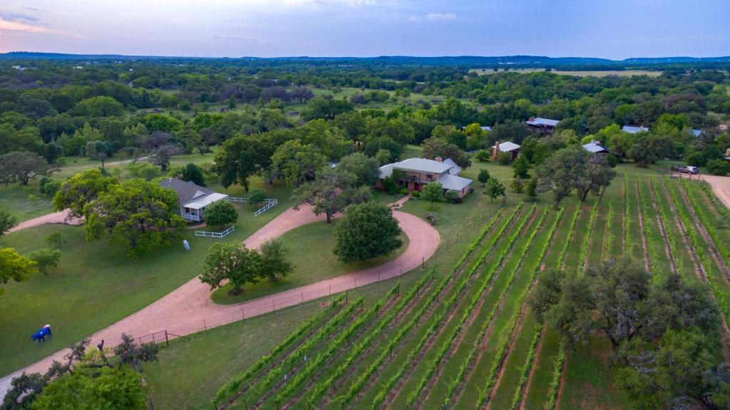 Barons CreekSide Resort - Image 7