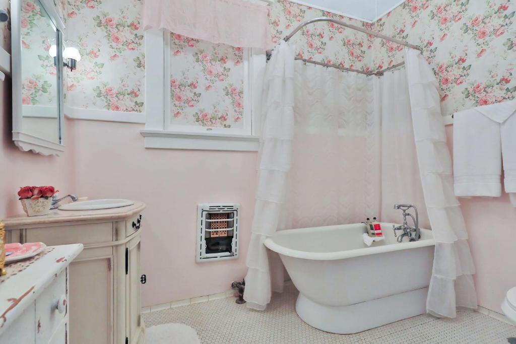 The Lancaster Manor Bed and Breakfast