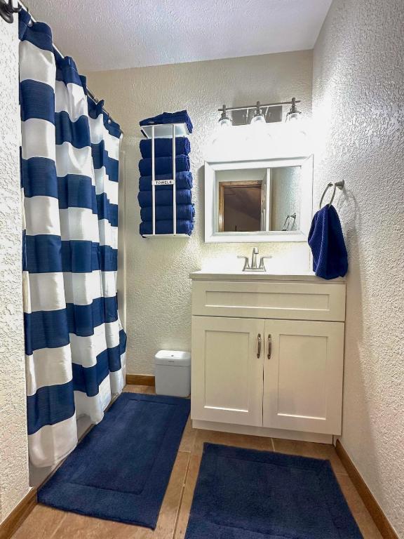 Hot Tub (Jacuzzi) - Photo 2