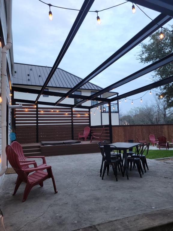 Hot Tub (Jacuzzi) - Photo 5