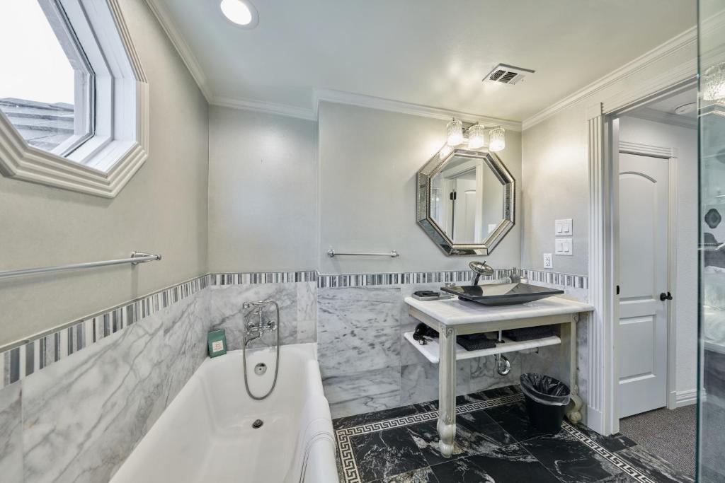 Houston Towers Inn, Adults-Only, Downtown, Med Ctr, NRG