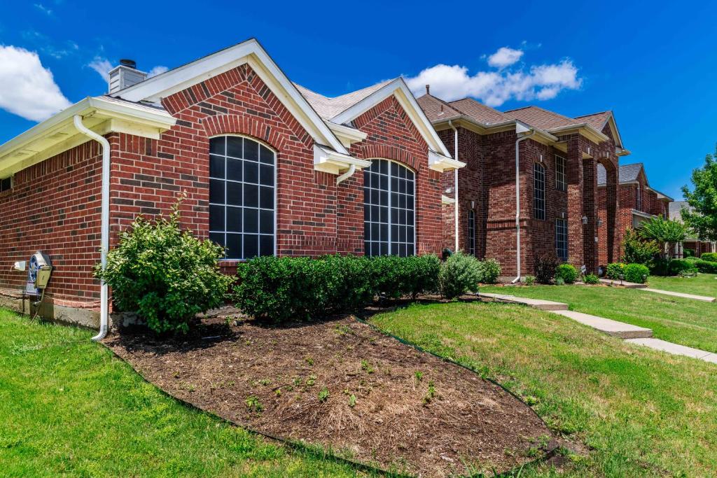 Relaxing 3BR 2BA Oasis - Hot Tub & 5 Beds! - Image 6