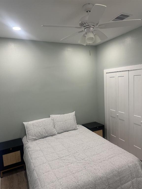 Top Deck Ocean View - 2 Br Ocean Views & Hot Tub - Image 7