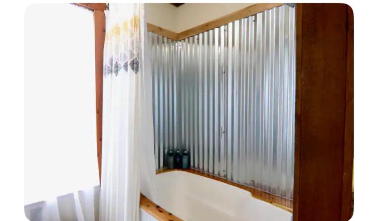 Hot Tub (Jacuzzi) - Photo 3