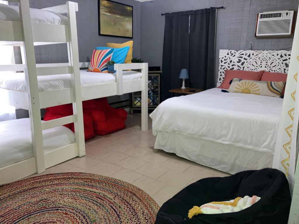 Tiny Cabin w hot tub & pool surrounded by nature - Image 8