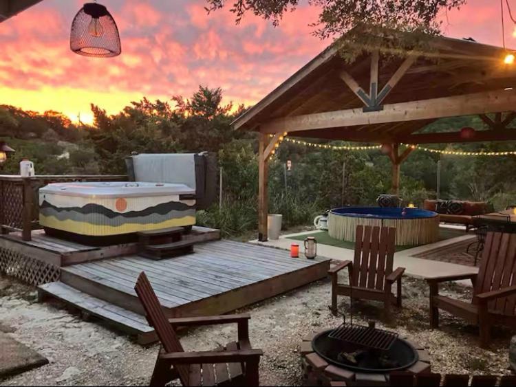 Hot Tub (Jacuzzi) - Photo 9