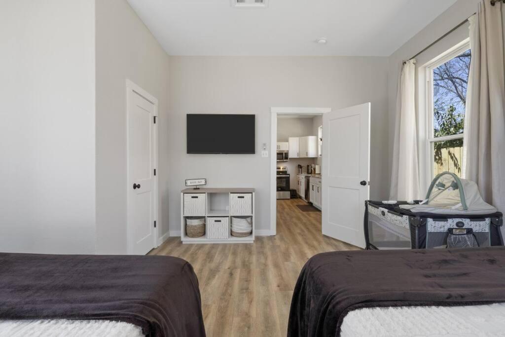 Cowboy Pool 2 mins 2 Silos & Cameron Park - Image 6