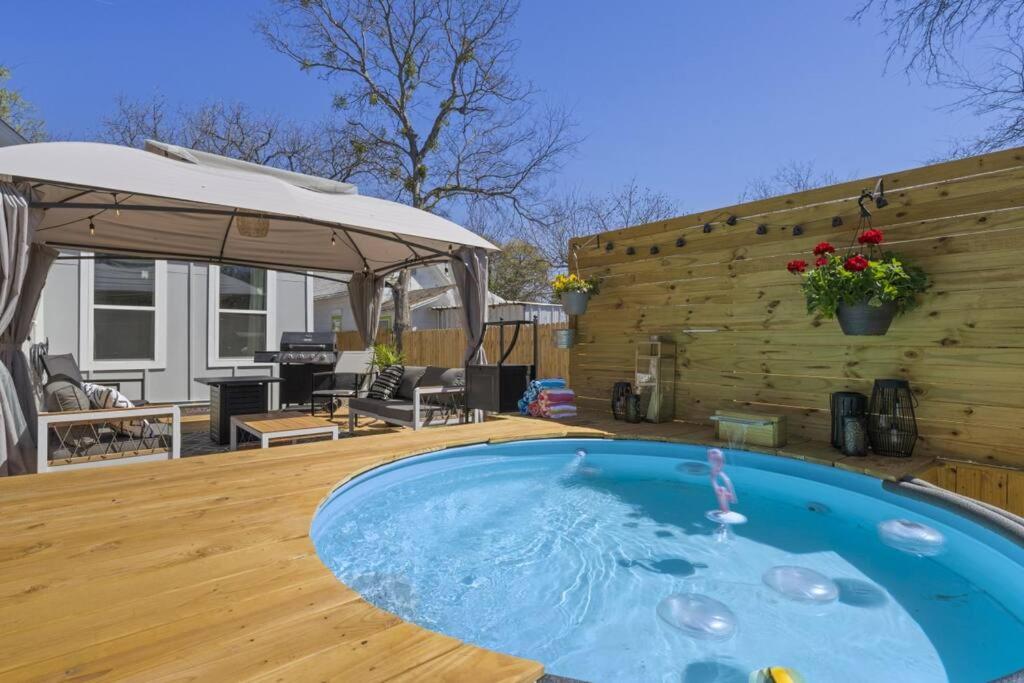 Hot Tub (Jacuzzi) - Photo 5