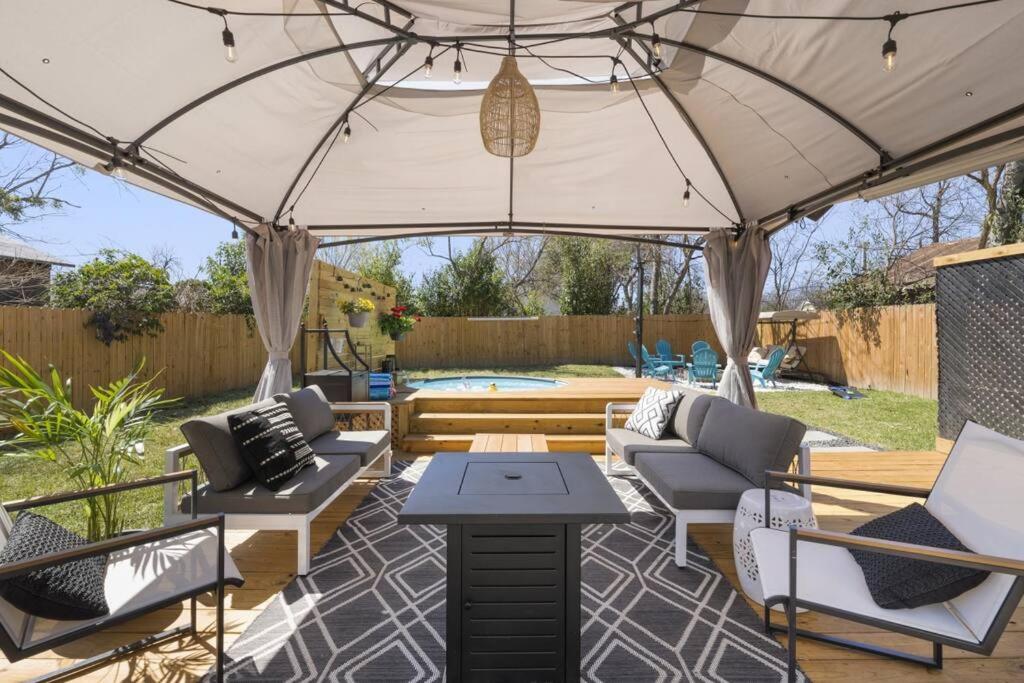 Hot Tub (Jacuzzi) - Photo 3