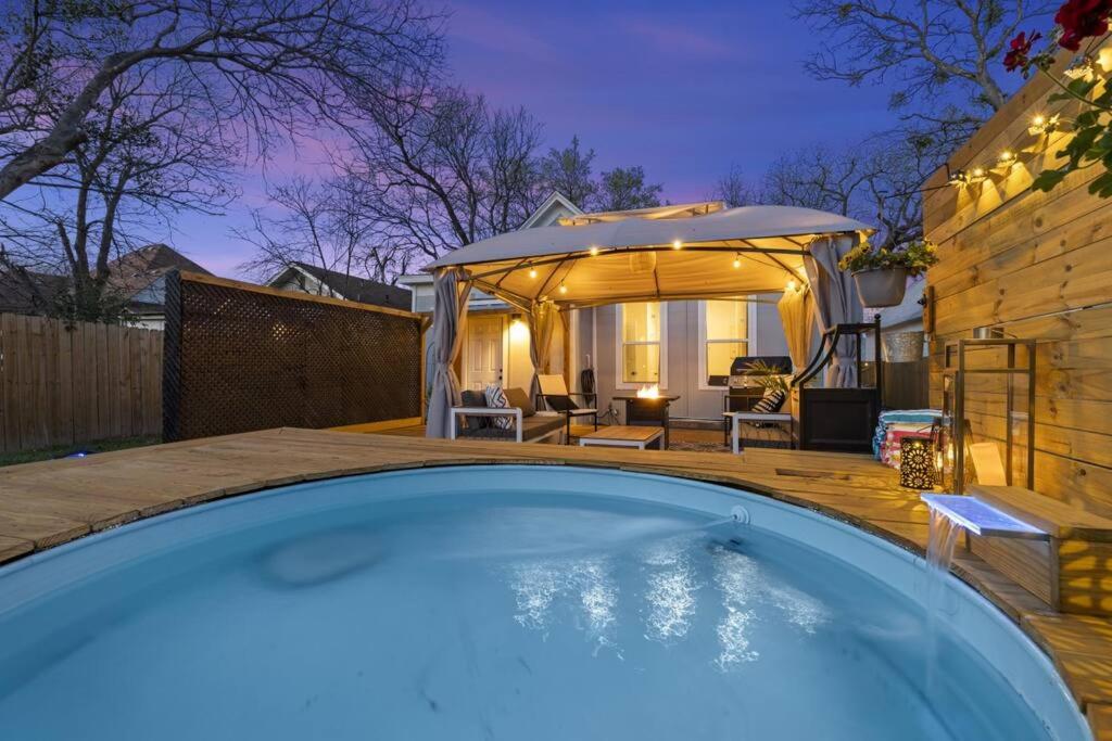 Hot Tub (Jacuzzi) - Photo 9