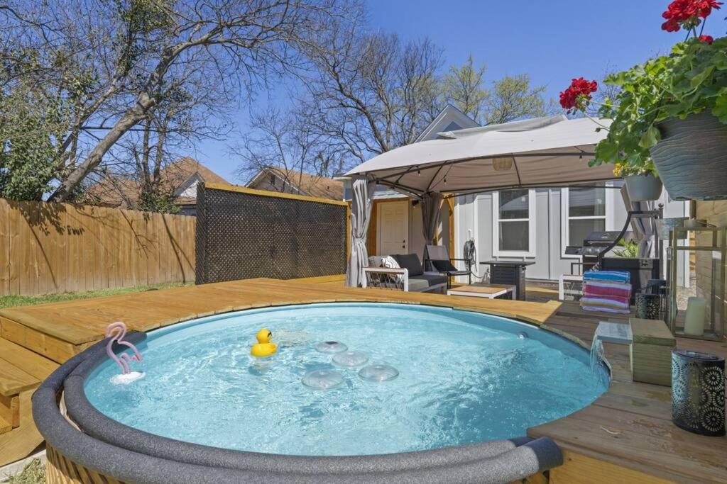 Hot Tub (Jacuzzi) - Photo 11