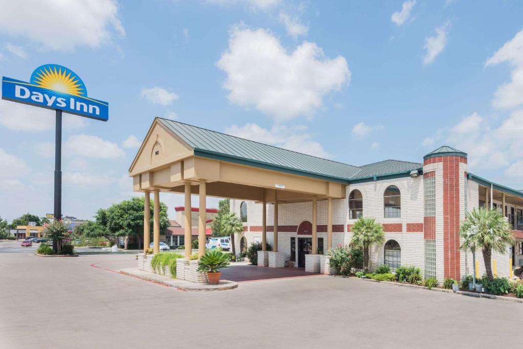 Days Inn by Wyndham New Braunfels - Image 6
