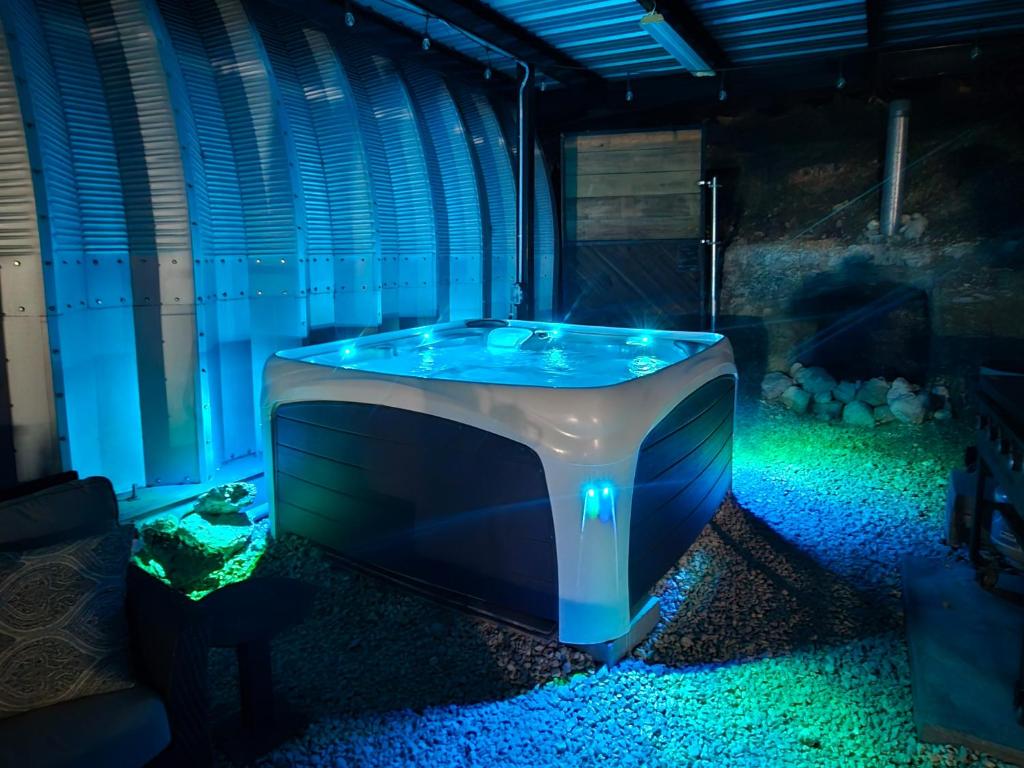 Hot Tub (Jacuzzi) - Photo 4