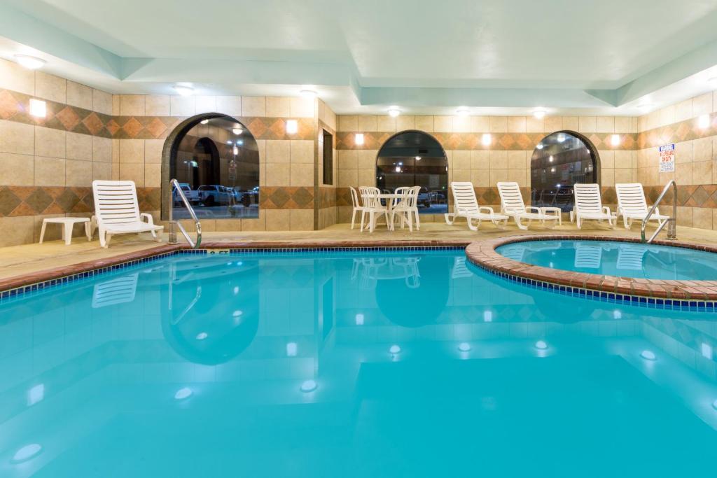 Hot Tub (Jacuzzi) - Photo 3