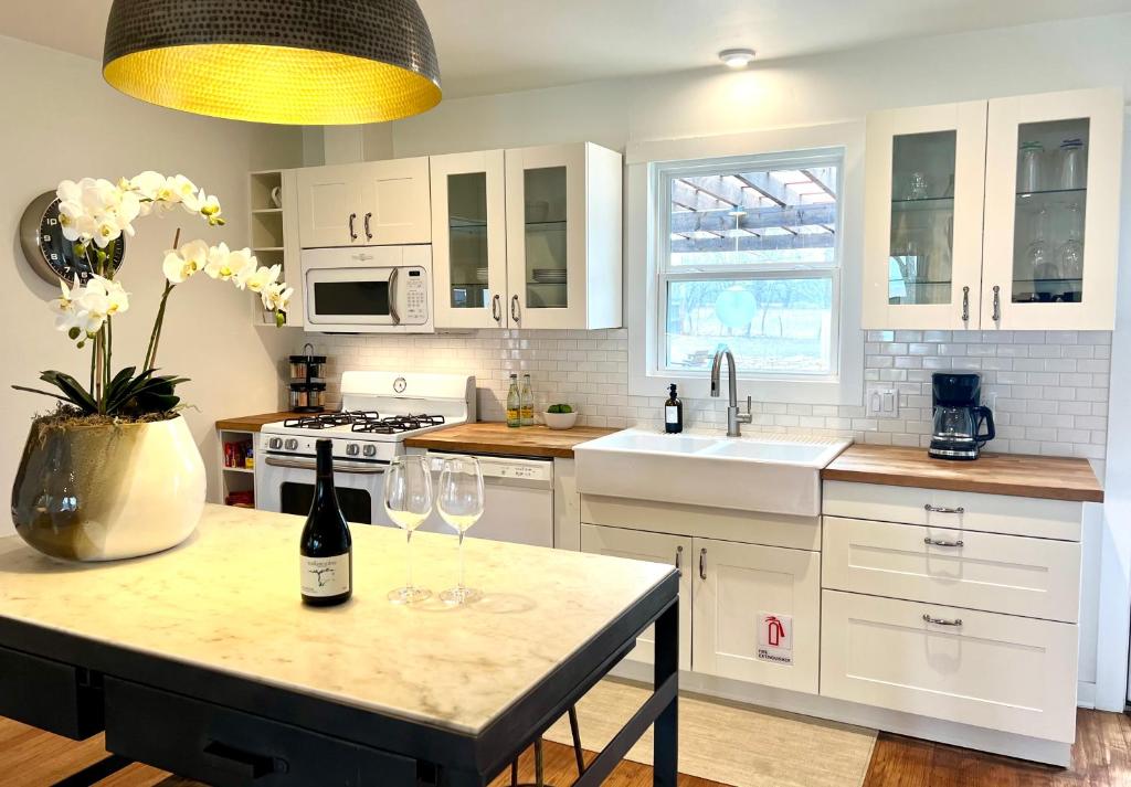 The Burbank House - Image 5