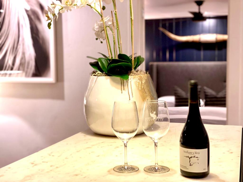 The Burbank House - Image 6